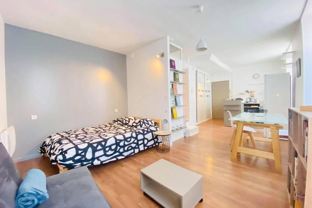 Appartement Studio De Charme à Laon Extérieur photo